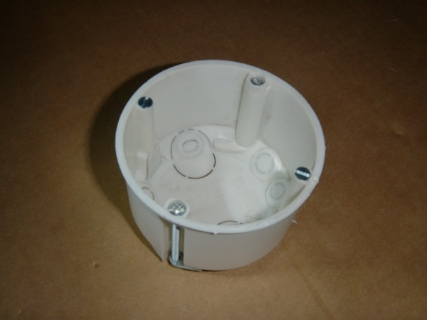 9063-77 HW-Gerätedose 68mm x 47mm halogenfrei